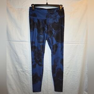 G238. Lululemon Wunder Under Pant Luxtreme in Floral Black Inkwell - Size 6